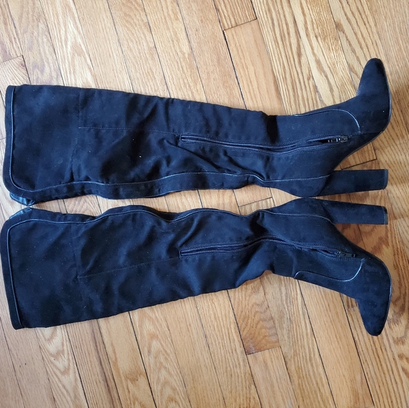 Thigh high suede boots - Picture 2 of 3